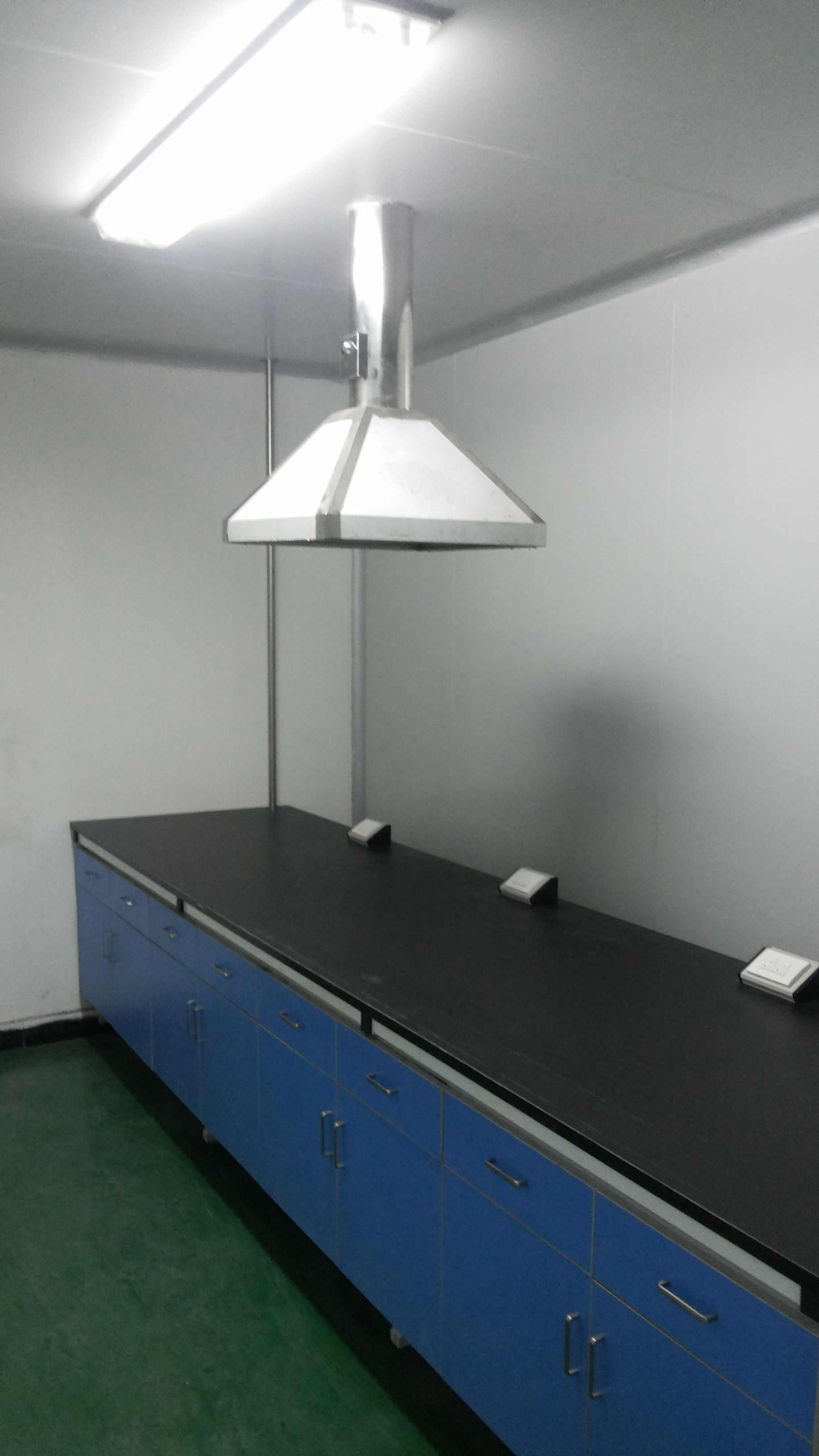 通风柜|工业安全柜|PP酸碱柜|实验家具|净化工程|手术室|实验台|药品柜|器皿柜|万向抽气罩