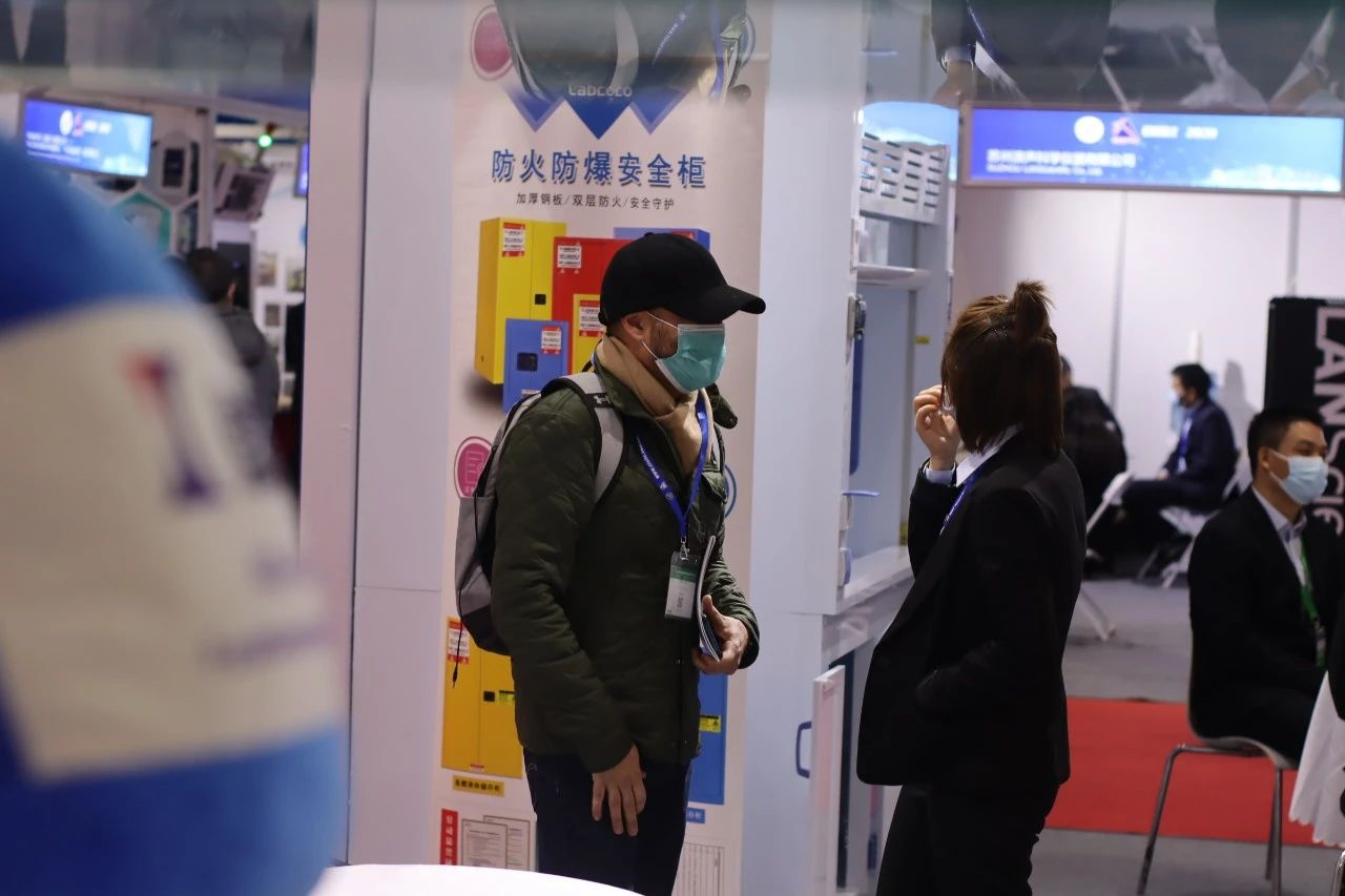 通风柜|工业安全柜|PP酸碱柜|实验家具|净化工程|手术室|实验台|药品柜|器皿柜|万向抽气罩