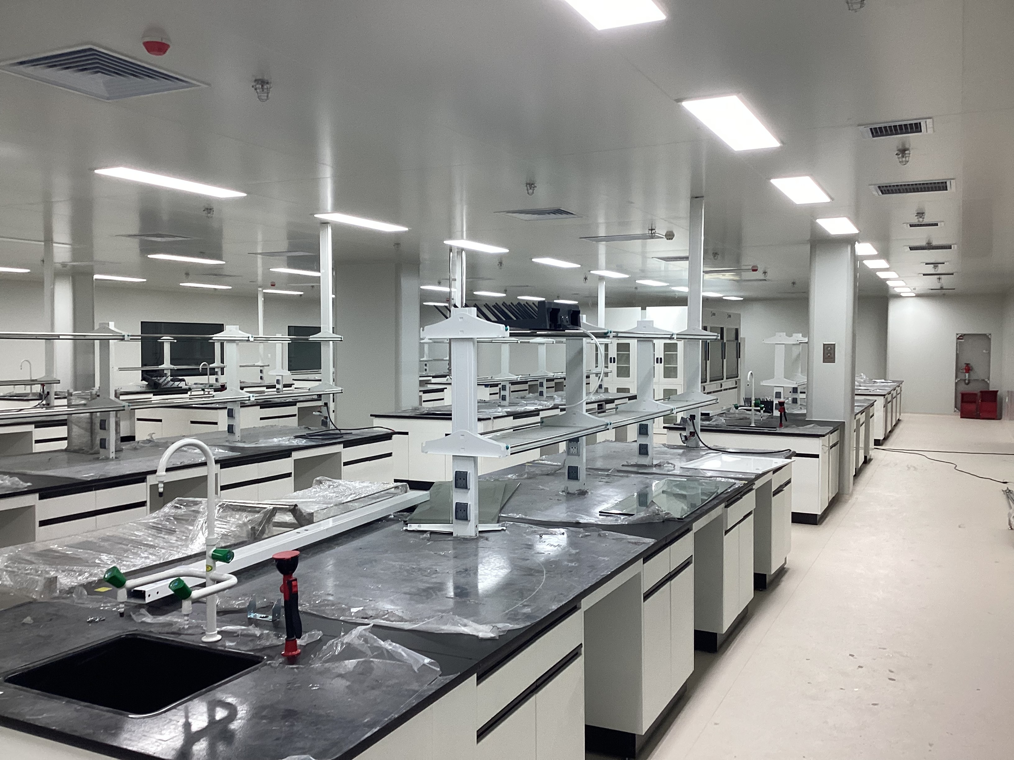 通风柜|工业安全柜|PP酸碱柜|实验家具|净化工程|手术室|实验台|药品柜|器皿柜|万向抽气罩